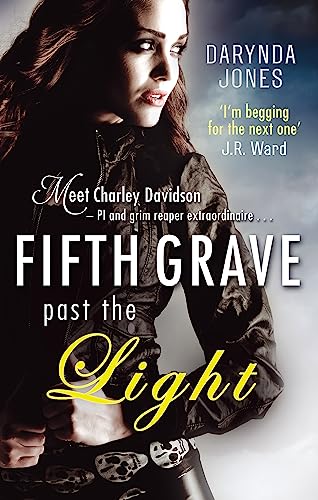 Fifth Grave Past the Light: Number 5 in series (Charley Davidson) von Hachette