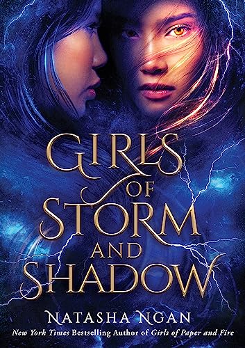 Girls of Storm and Shadow: The mezmerizing sequel to New York Times bestseller Girls of Paper and Fire von Hodder And Stoughton Ltd.
