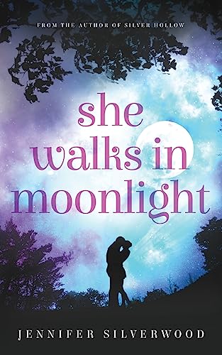 She Walks in Moonlight von CREATESPACE